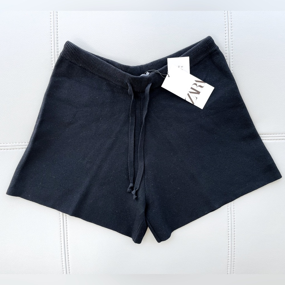 NWT! ZARA Black Sweater Shorts - Casual or Dress in Size Large